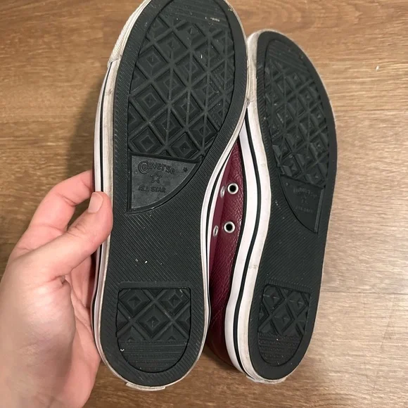Converse Chuck Taylor Women’s Burgundy Leather Low-Top Sneakers Size 8 - Picture 7 of 8